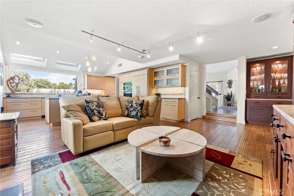 Additional image 11 of 39 Foxboro, Irvine, CA 92614