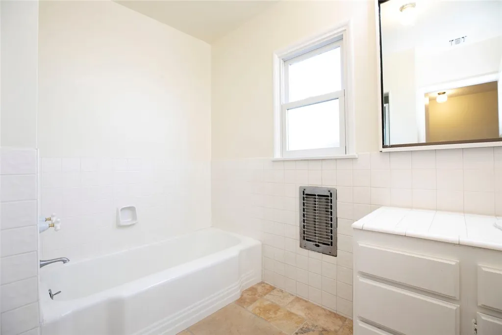 Additional image 20 of 14719 Wyandotte Street, Van Nuys, CA 91405