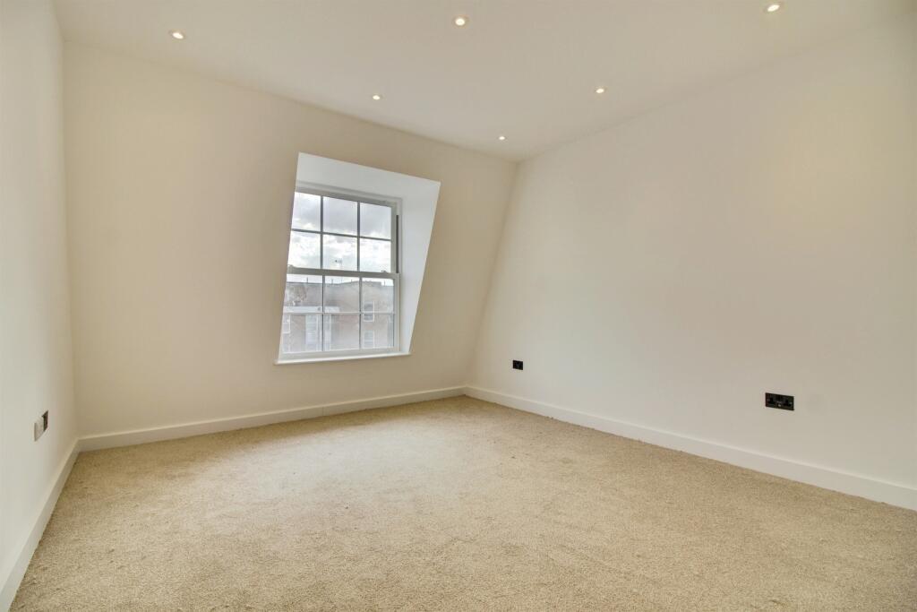 Additional image 10 of Stonehills, Welwyn Garden City