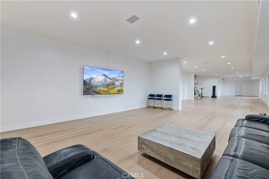 Additional image 118 of 4651 Ellenita Ave., Tarzana, CA 91356