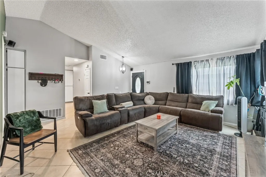 Additional image 8 of 1648 W Wedgewood St, Rialto, CA 92376