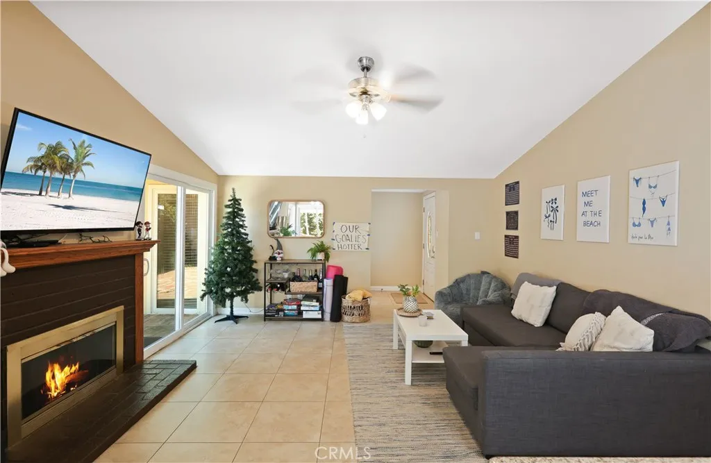 Additional image 3 of 1139 W Sycamore Ave, Orange, CA 92868