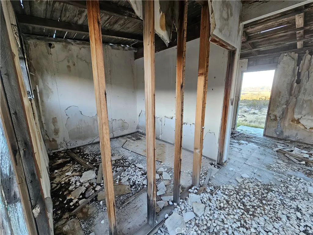 Additional image 9 of 411 Powerline Rd., Lucerne Valley, CA 92356