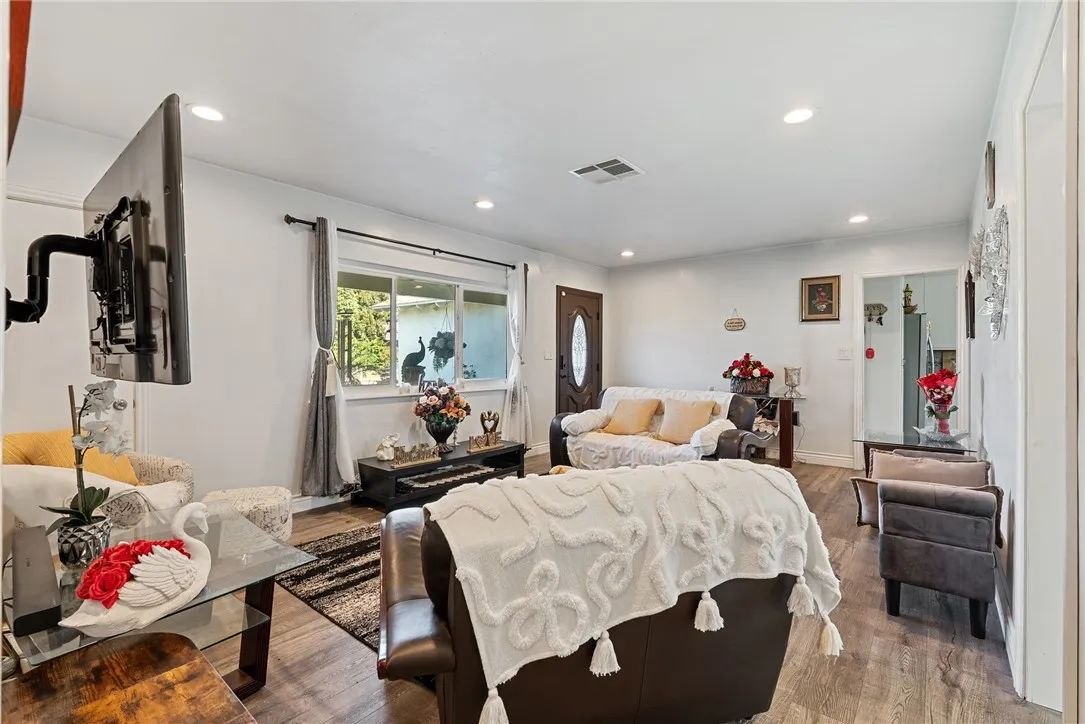 Additional image 41 of 255 W Valencia St, Rialto, CA 92376