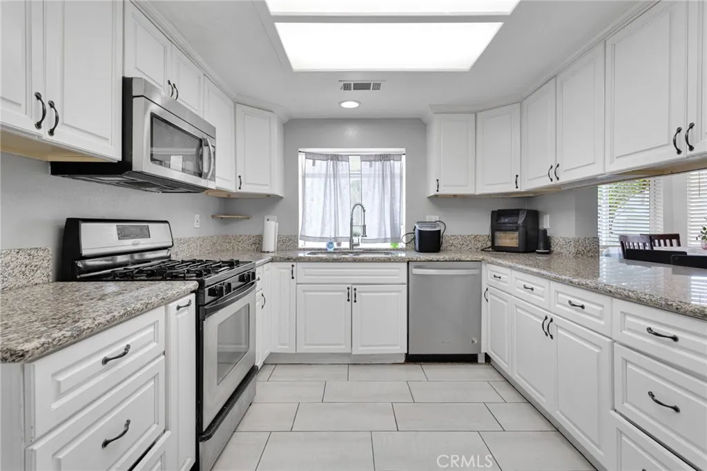 Additional image 18 of 18660 Del Resto Dr, Victorville, CA 92395