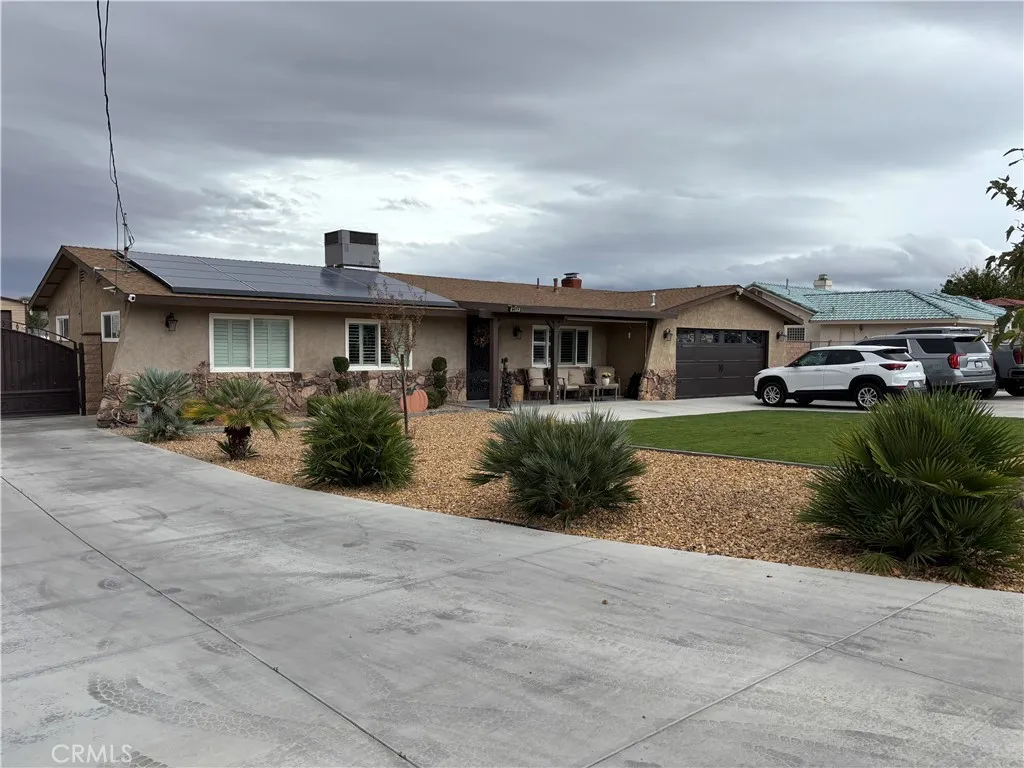 8077 Langdon Ave, Hesperia, CA 92345