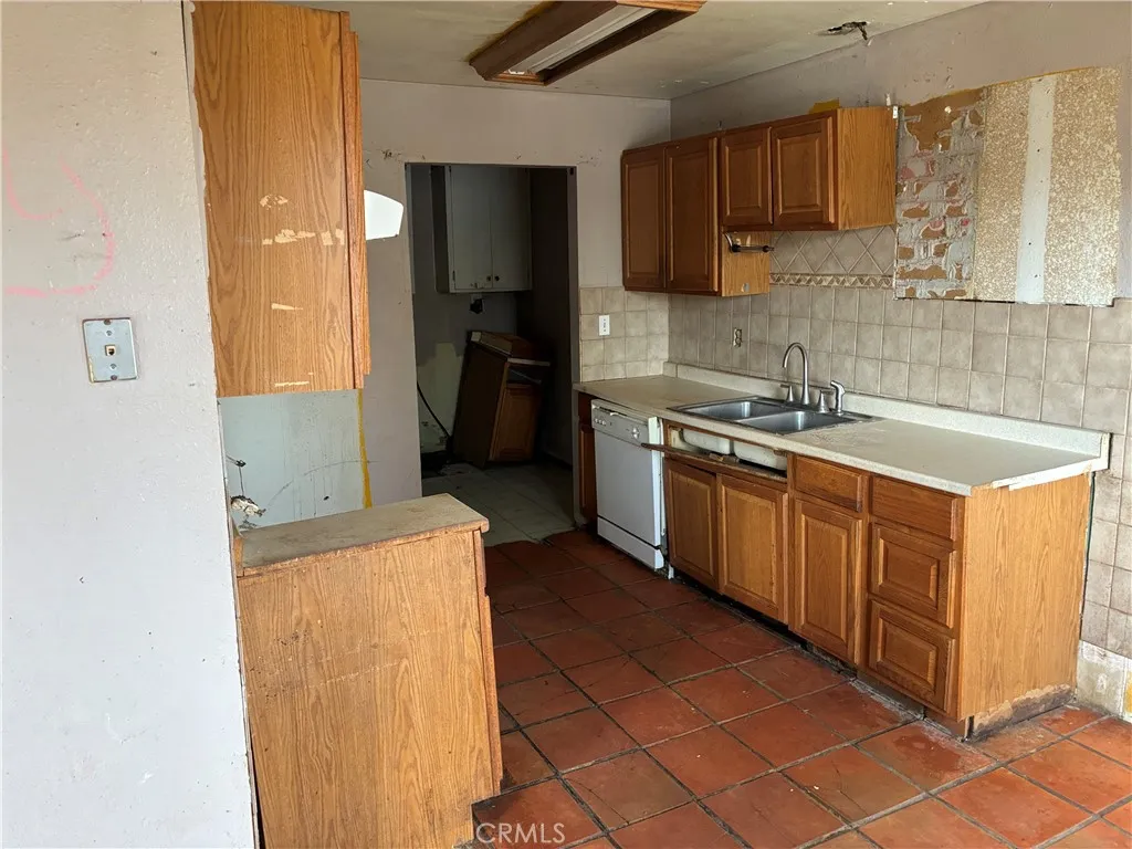 Additional image 37 of 2343 S Sacramento St, Stockton, CA 95206