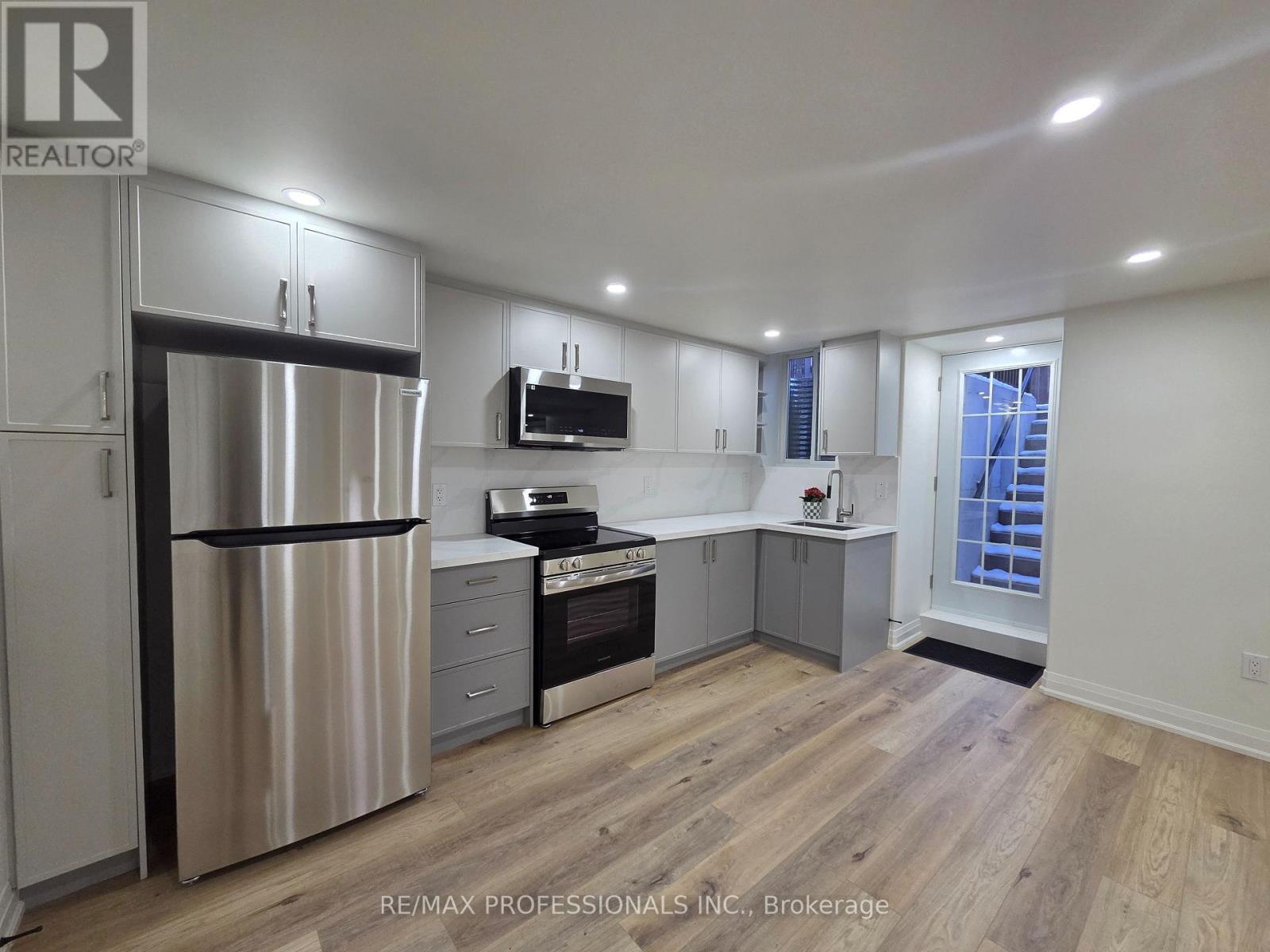 2 - 63 BRISDALE DRIVE|Brampton (Fletcher's Meadow), Ontario L7A2G8