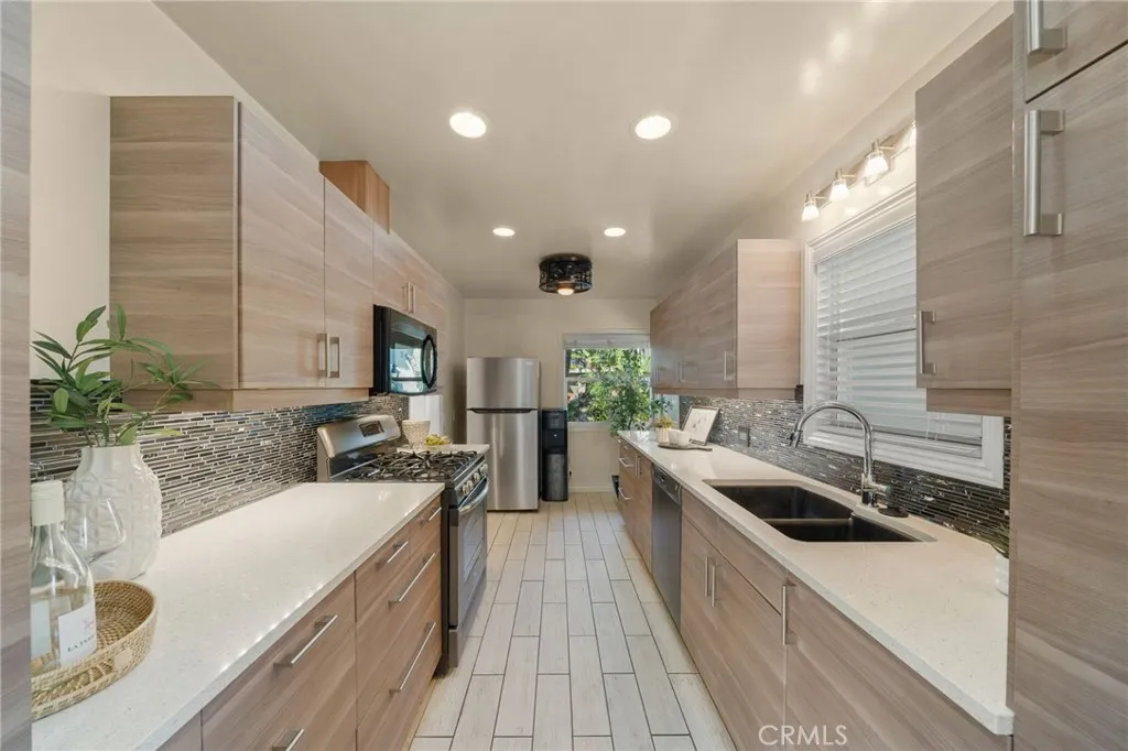 Additional image 35 of 2027 E Appleton St Unit 1, Long Beach, CA 90803