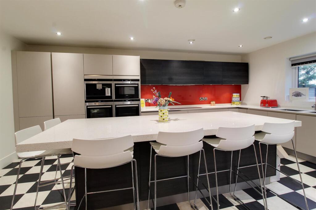 Additional image 7 of Peplins Way, Brookmans Park