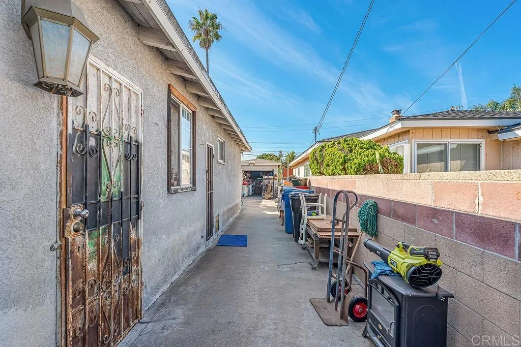 Additional image 23 of 927 S Eucalyptus Ave, Inglewood, CA 90301