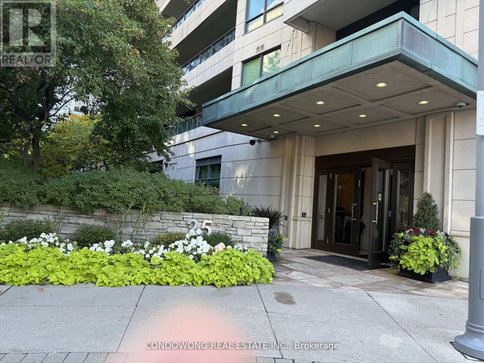 906 - 25 SCRIVENER SQUARE|Toronto (Rosedale-Moore Park), Ontario M4W3Y6