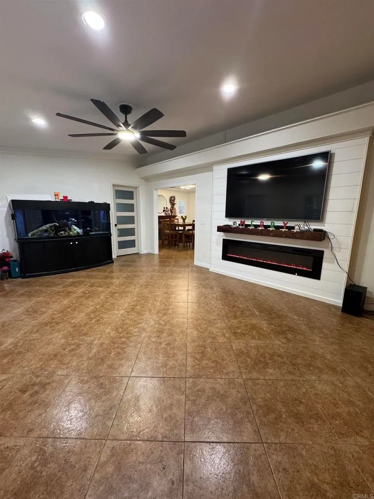 Additional image 16 of 6526 Crabtree St, San Diego, CA 92114