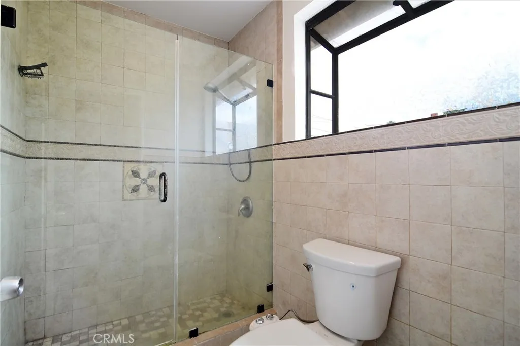 Additional image 20 of 19324 Victory Boulevard, Reseda, CA 91335