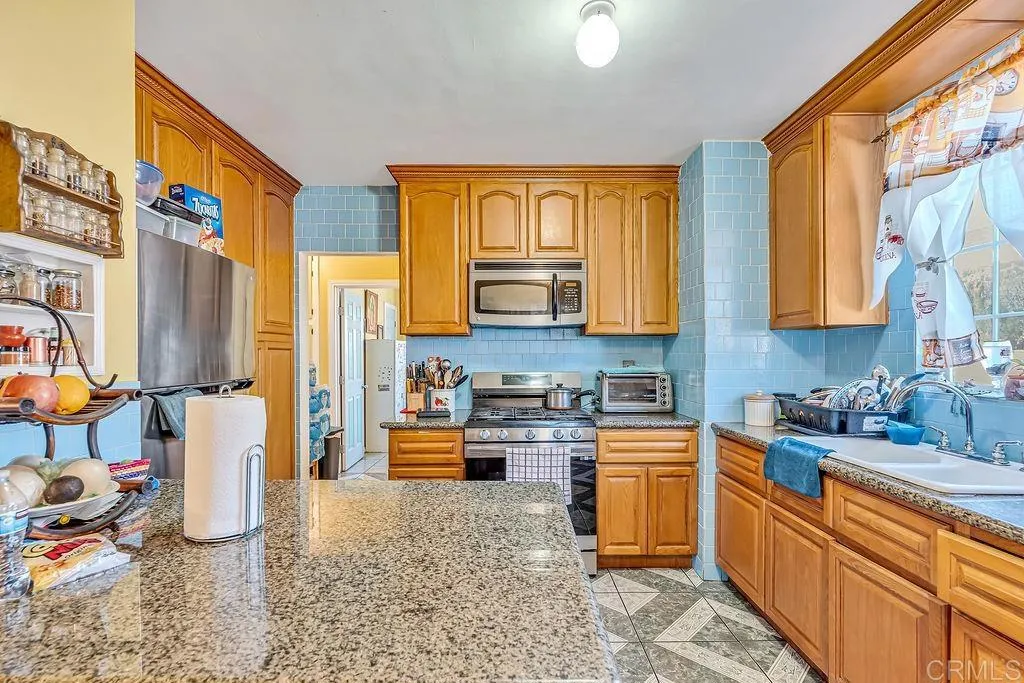 Additional image 9 of 927 S Eucalyptus Ave, Inglewood, CA 90301