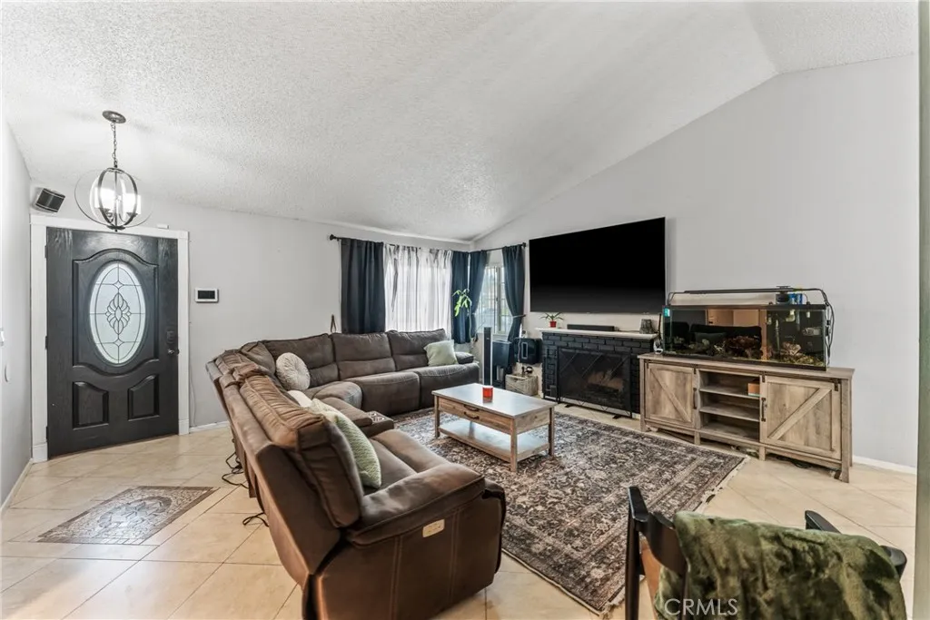 Additional image 7 of 1648 W Wedgewood St, Rialto, CA 92376