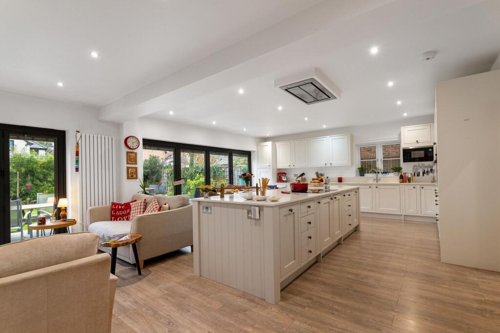 Additional image 10 of Bucknalls Drive, Bricket Wood, AL2