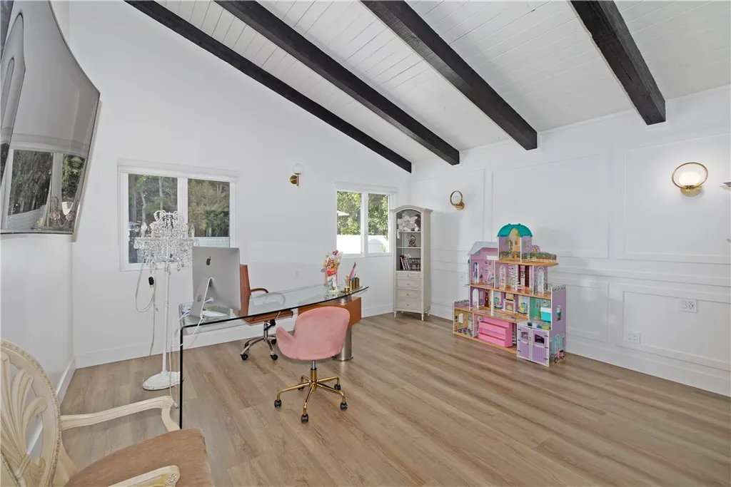 Additional image 22 of 5439 Gentry Avenue, Valley Village, CA 91607