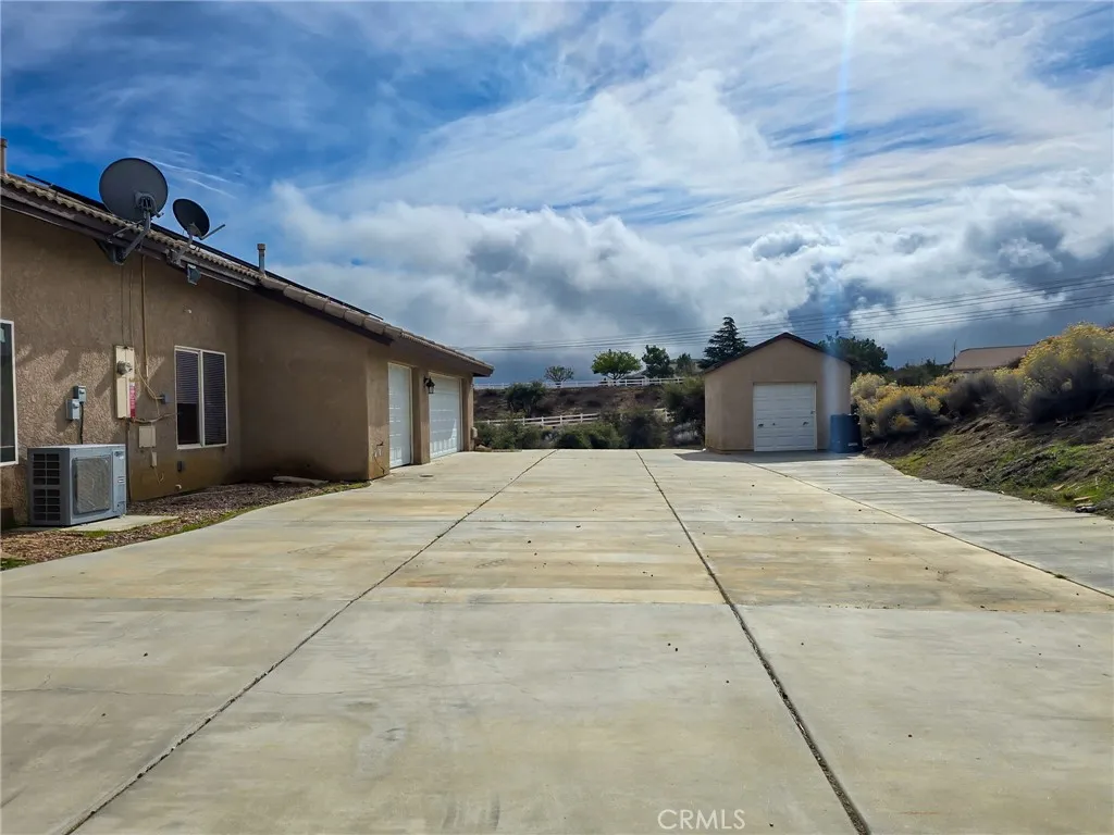 Additional image 47 of 10282 Farmington St, Oak Hills, CA 92344