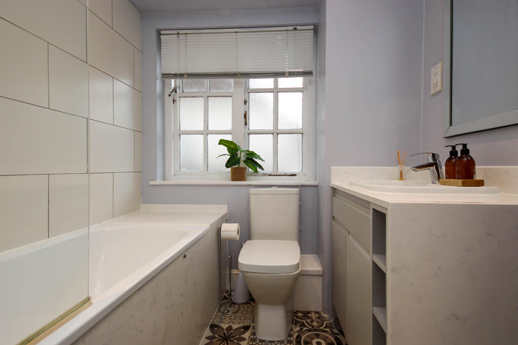 Additional image 5 of Avenue Road, St. Albans, AL1