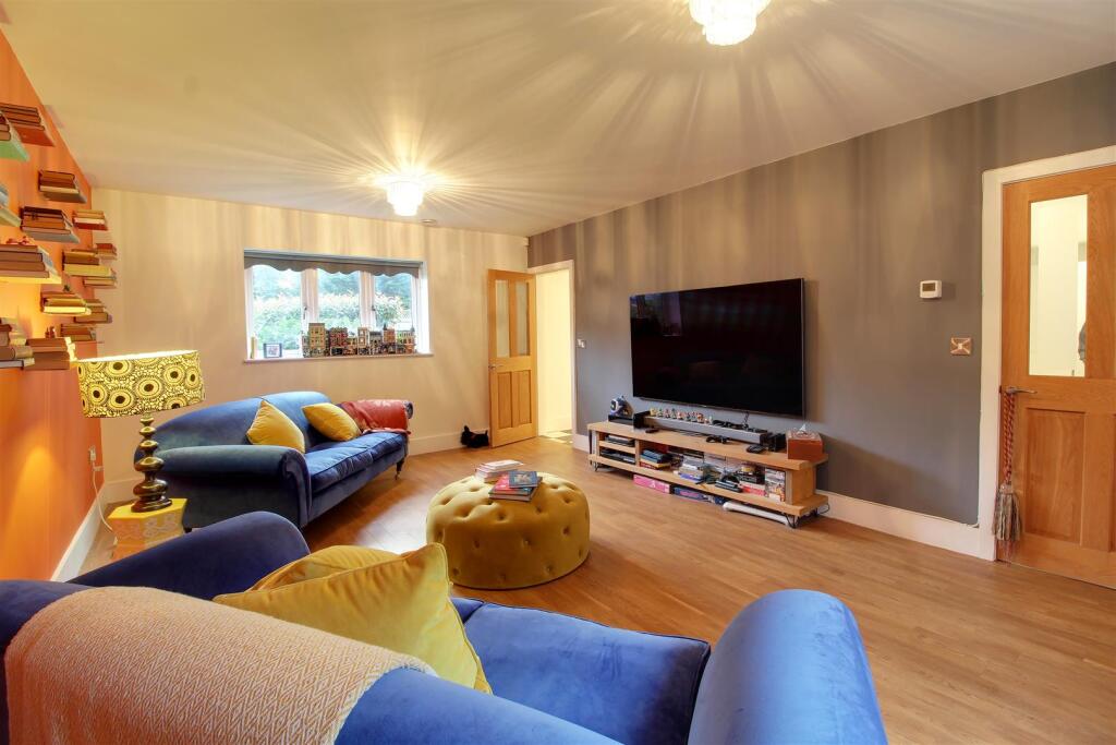 Additional image 2 of Peplins Way, Brookmans Park