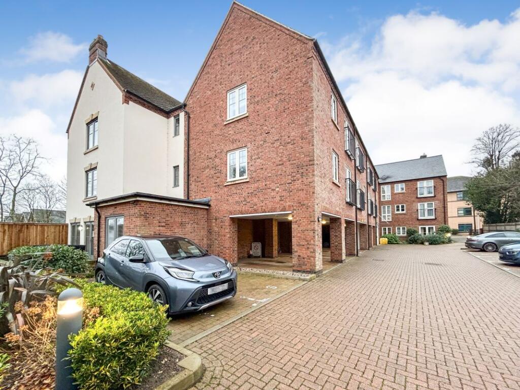 Additional image 2 of Flat 3 Highclere House, 98 Great North Road, Hatfield, Hertfordshire, AL9 5DB