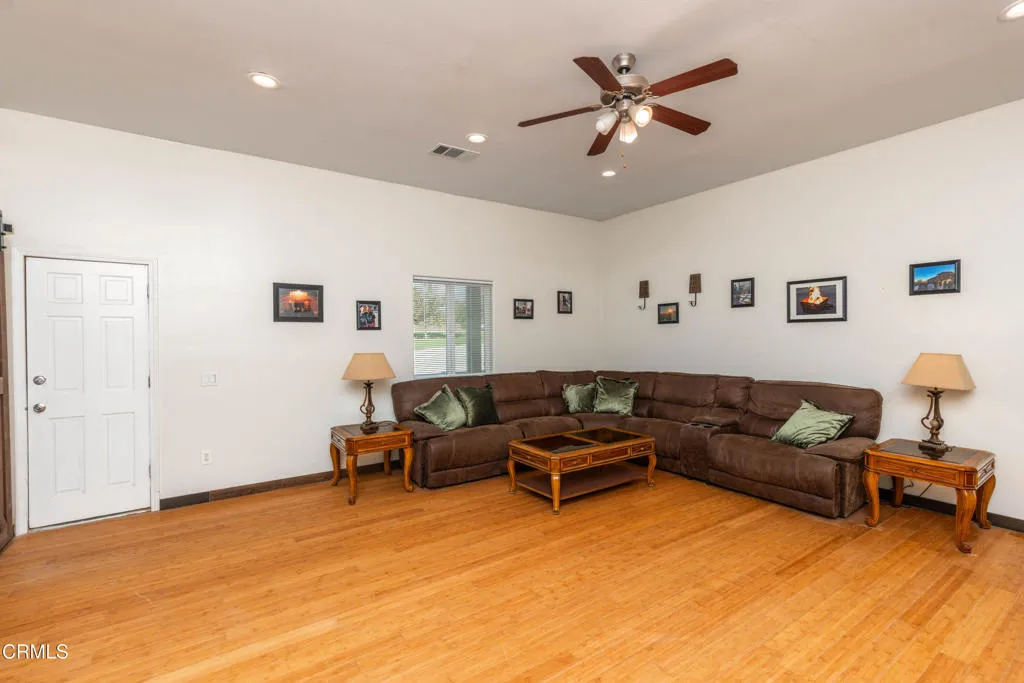 Additional image 113 of 102 Anna Lane, Bakersfield, CA 93308