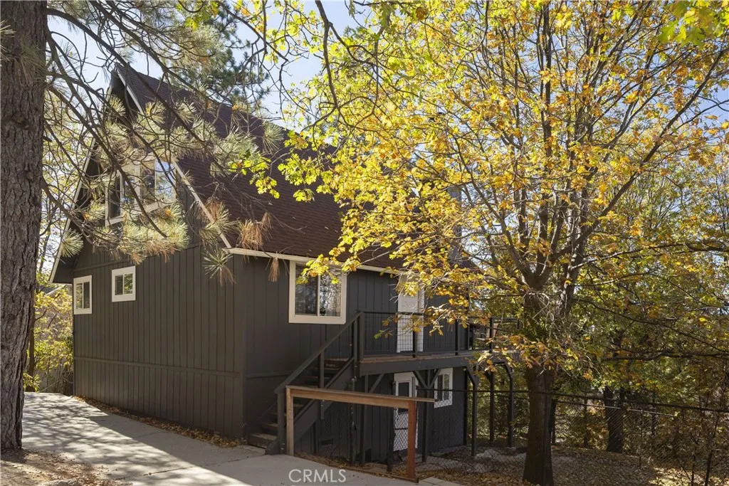 1275 Golden Rule Ln, Lake Arrowhead, CA 92352