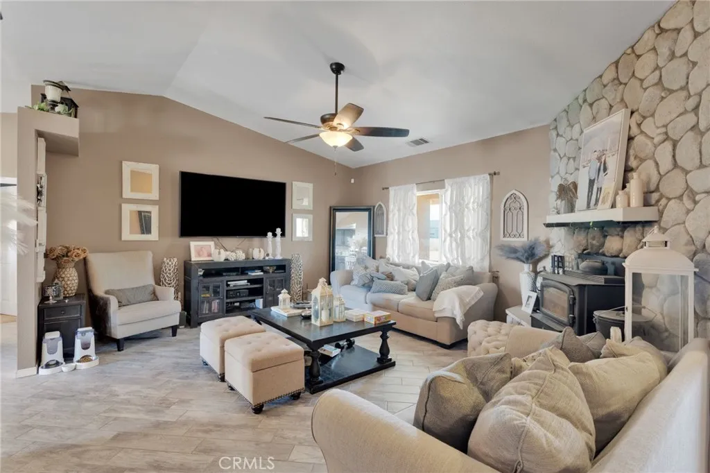 Additional image 8 of 10834 Mono Rd, Victorville, CA 92392