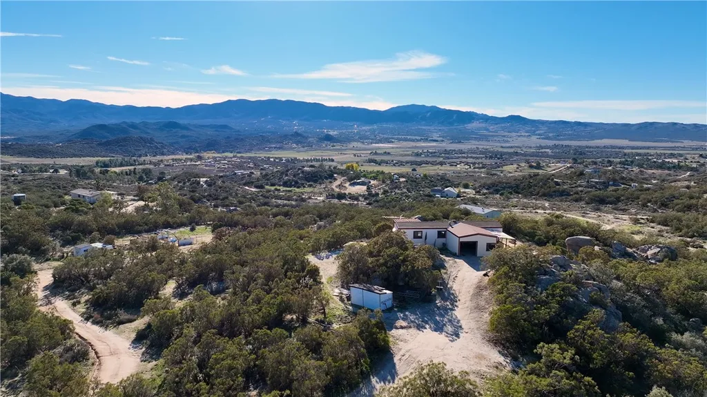 Additional image 16 of 42475 La Brinia Ln, Anza, CA 92539