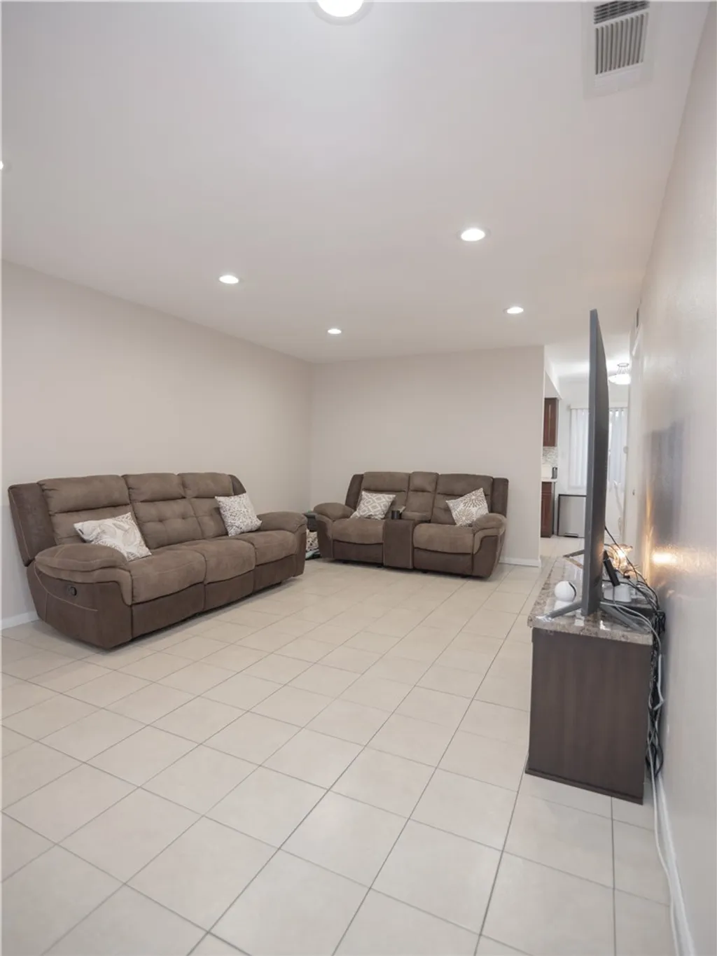 Additional image 12 of 14527 Plummer St Unit 202, Panorama City, CA 91402