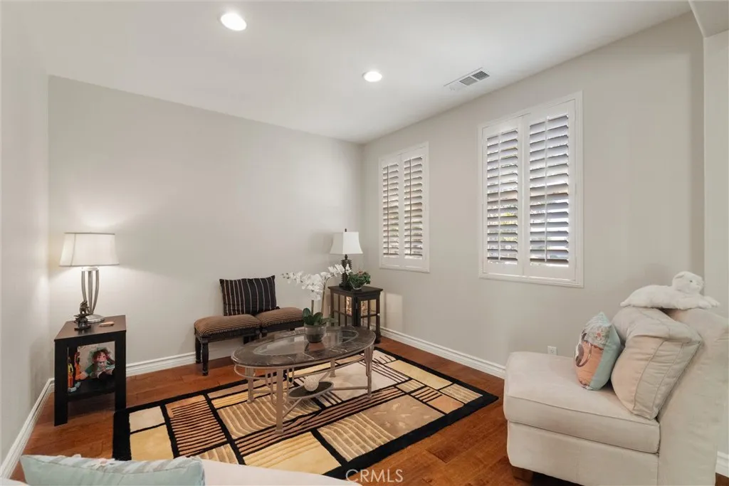 Additional image 4 of 28008 Eddie Ln, Saugus, CA 91350