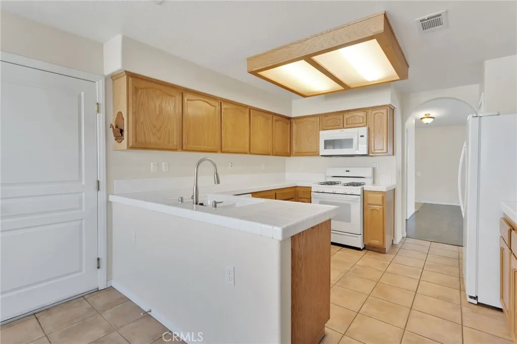 Additional image 14 of 11236 Bunker Cir, Apple Valley, CA 92308