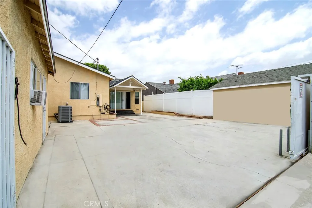 Additional image 27 of 19324 Victory Boulevard, Reseda, CA 91335