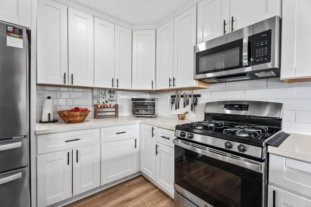 Additional image 46 of 215 Henrietta Ct, San Diego, CA 92114