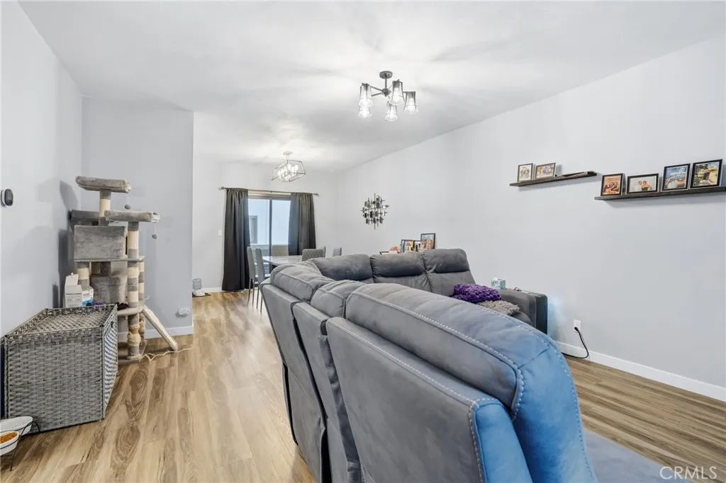 Additional image 36 of 6540 Hayvenhurst Avenue Unit 3, Lake Balboa, CA 91406