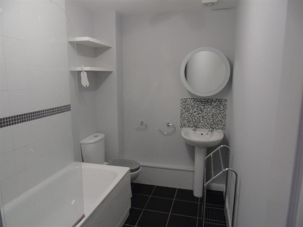 Additional image 4 of Walsingham Close, Hatfield