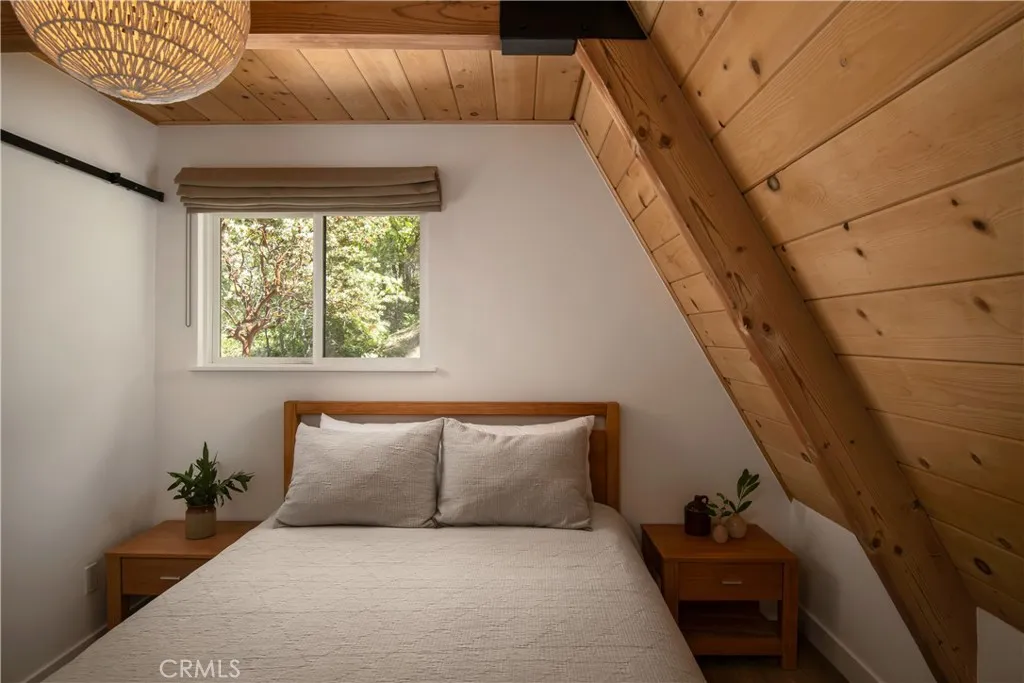 Additional image 11 of 1340 Yosemite Dr, Lake Arrowhead, CA 92352