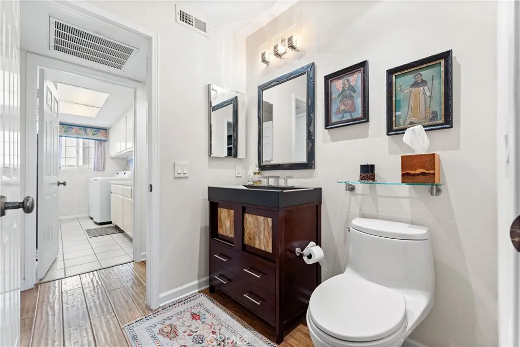 Additional image 52 of 39 Foxboro, Irvine, CA 92614