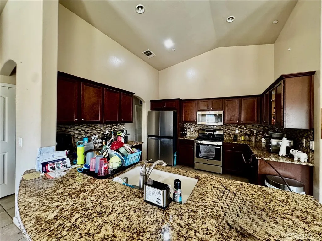 Additional image 43 of 5702 Morning Breeze St, Bakersfield, CA 93314
