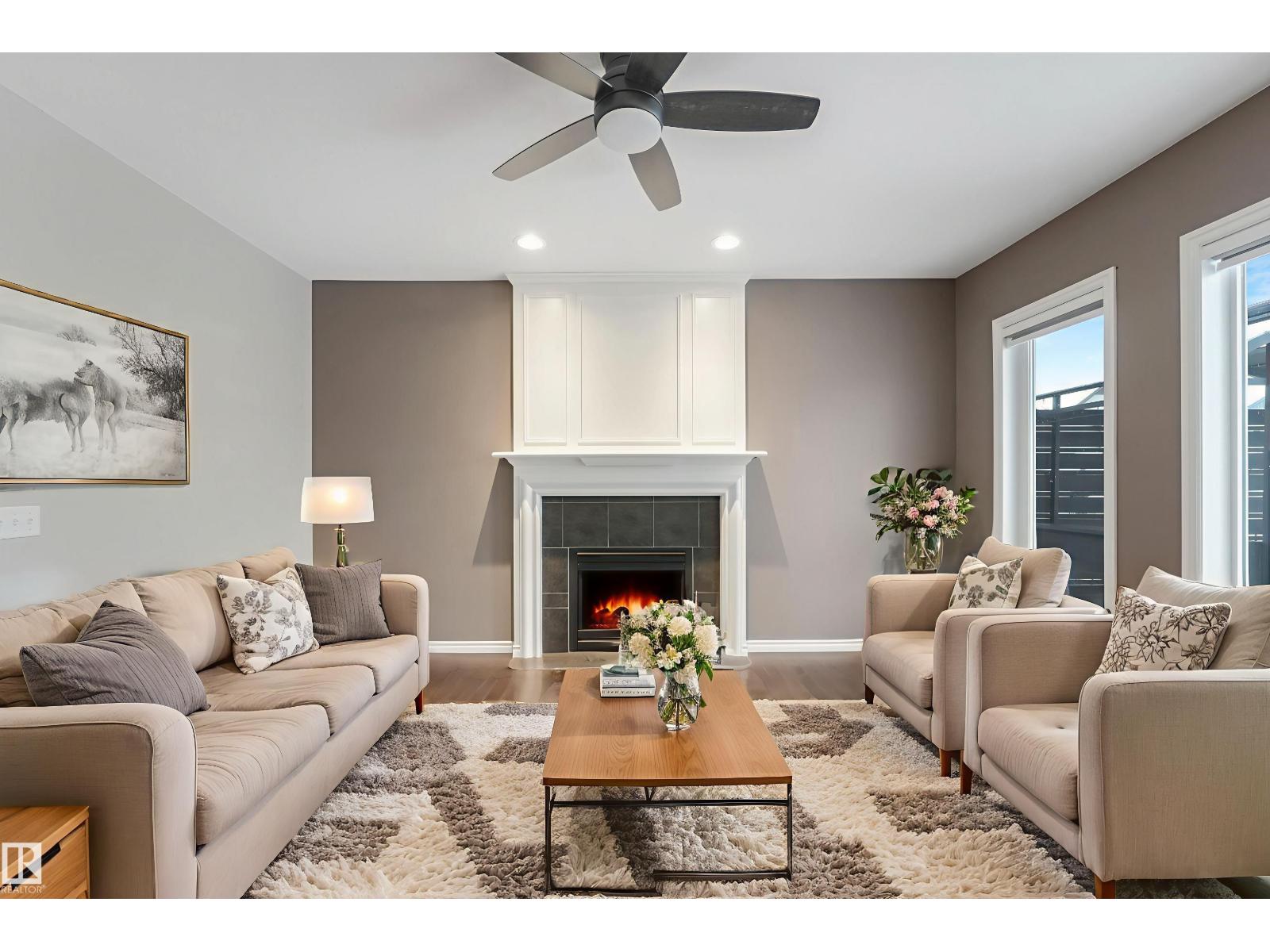 6126 17A AV SW|Edmonton, Alberta T6X0W2