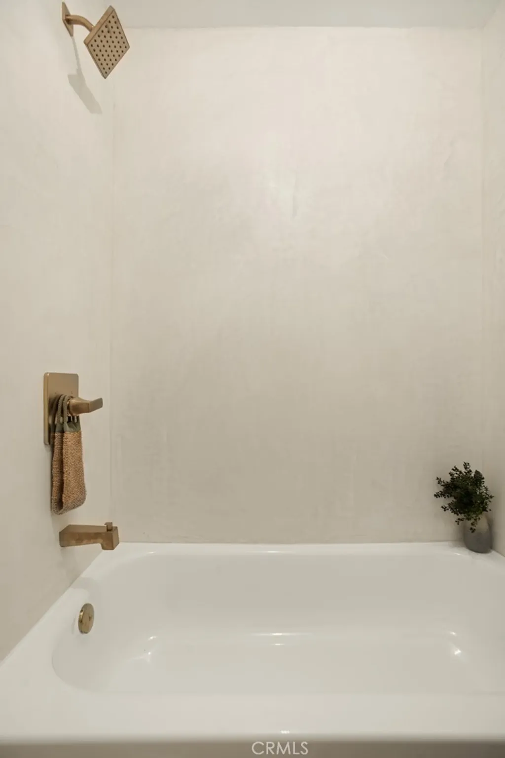 Additional image 16 of 334 Gladys Avenue Unit 305, Long Beach, CA 90814