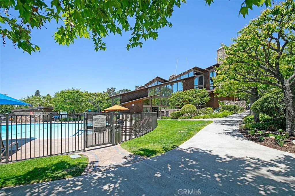 21832 Bass Lake Cir, Lake Forest, CA 92630