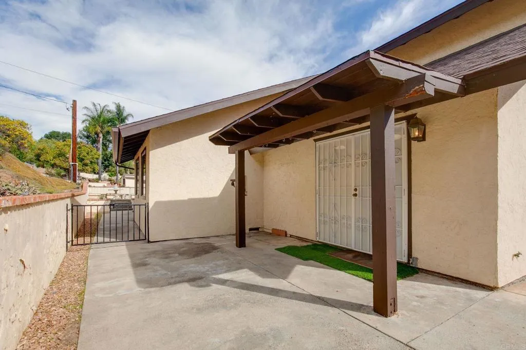 Additional image 98 of 2573 Los Alisos S, Fallbrook, CA 92028