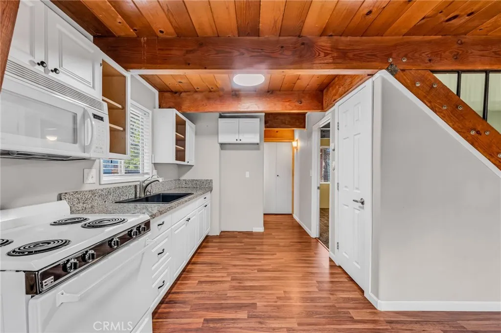 Additional image 7 of 32068 Hunsaker Dr, Running Springs, CA 92382