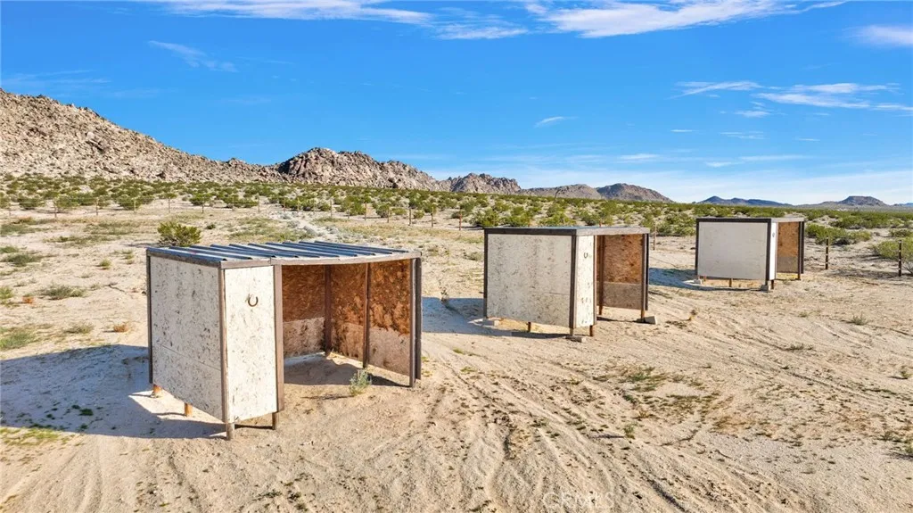Additional image 88 of 38744 East End Road, Lucerne Valley, CA 92356