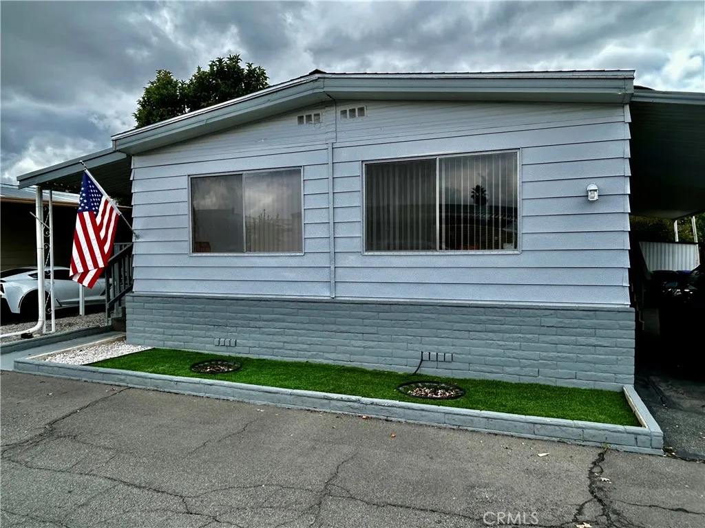 Additional image 3 of 881 N Lake st Unit 210, Hemet, CA 92544