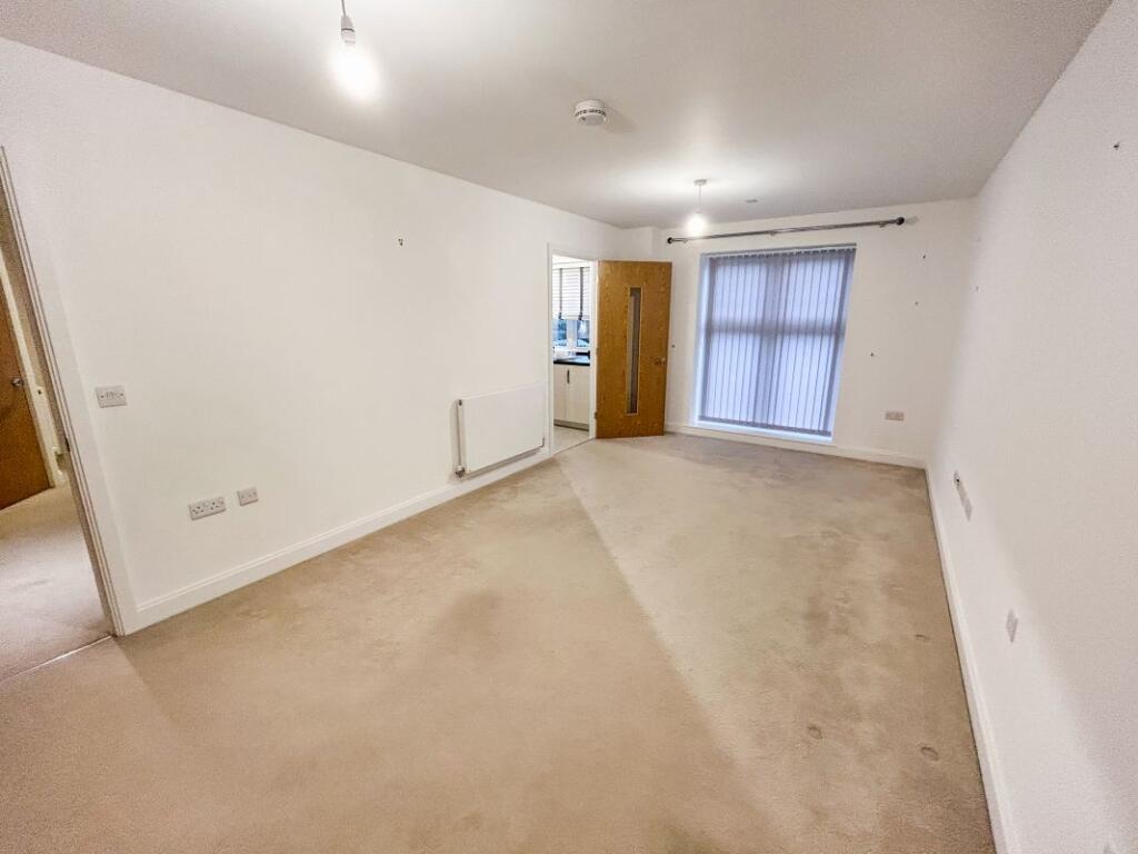 Additional image 17 of Flat 3 Highclere House, 98 Great North Road, Hatfield, Hertfordshire, AL9 5DB