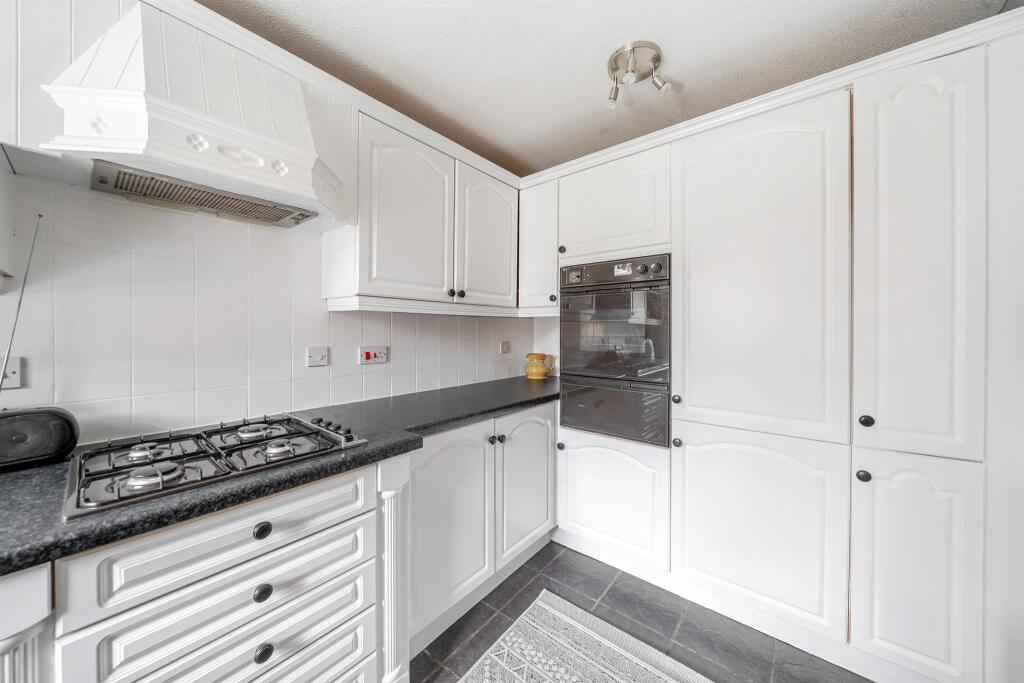 Additional image 4 of The Beeches, Park Street, St. Albans