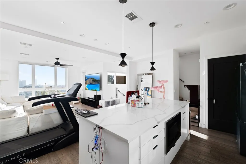 Additional image 42 of 1056 N Joels Pl, Los Angeles, CA 90012